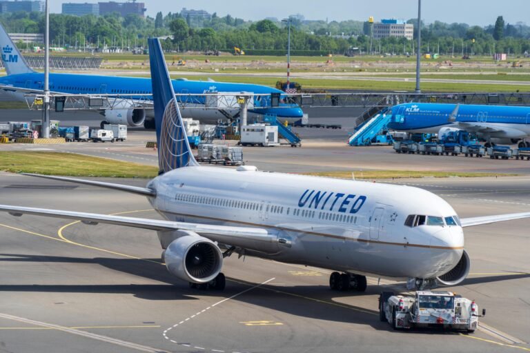 United Flight UA967 Diverted: What Really Happened Over the Atlantic?